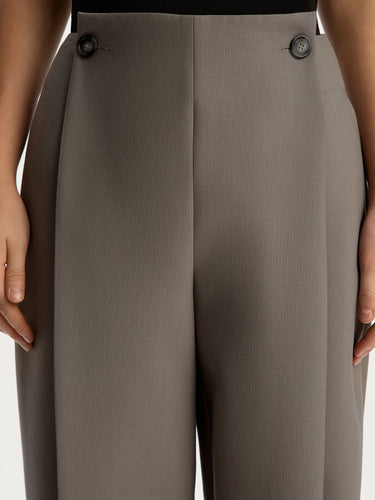 Брюки с пуговицами